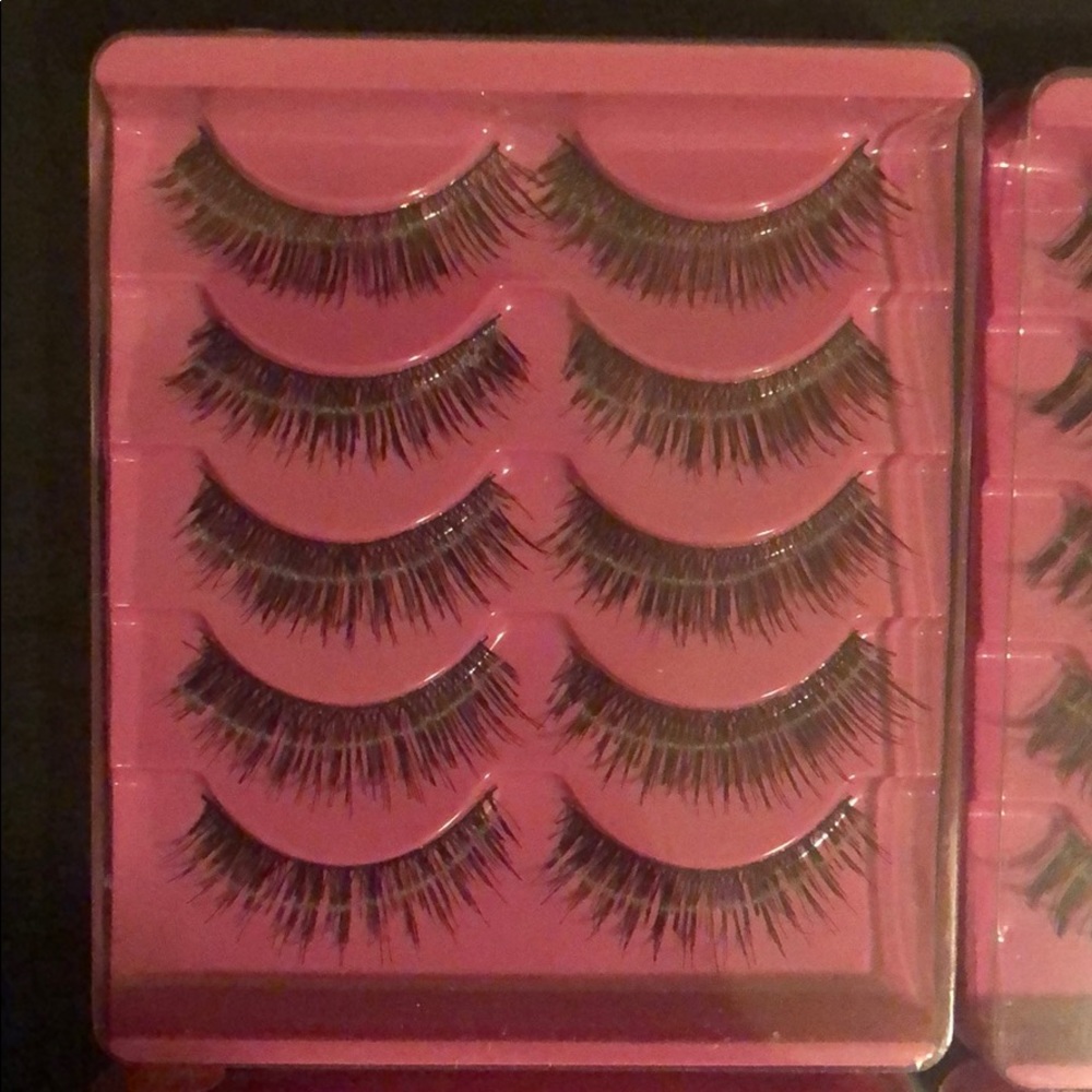 Beautiful lashes 👸💕 - Picture 2 of 8